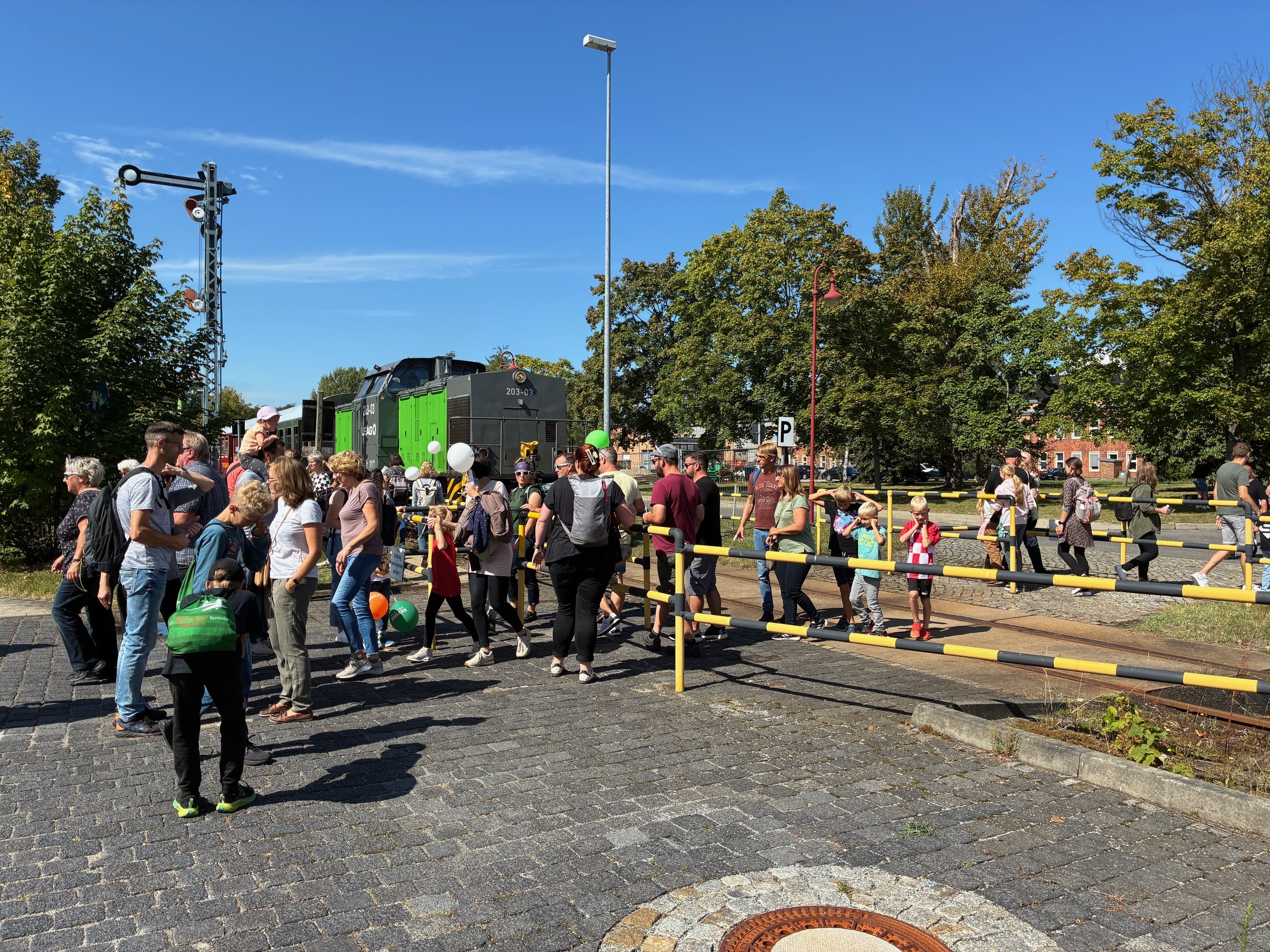 Viele Besucher lockte der Tag der offenen Tür im Industriepark Schwarze Pumpe am 30. August 2025. Angeboten wurden unter anderem Sonderzugfahrten.