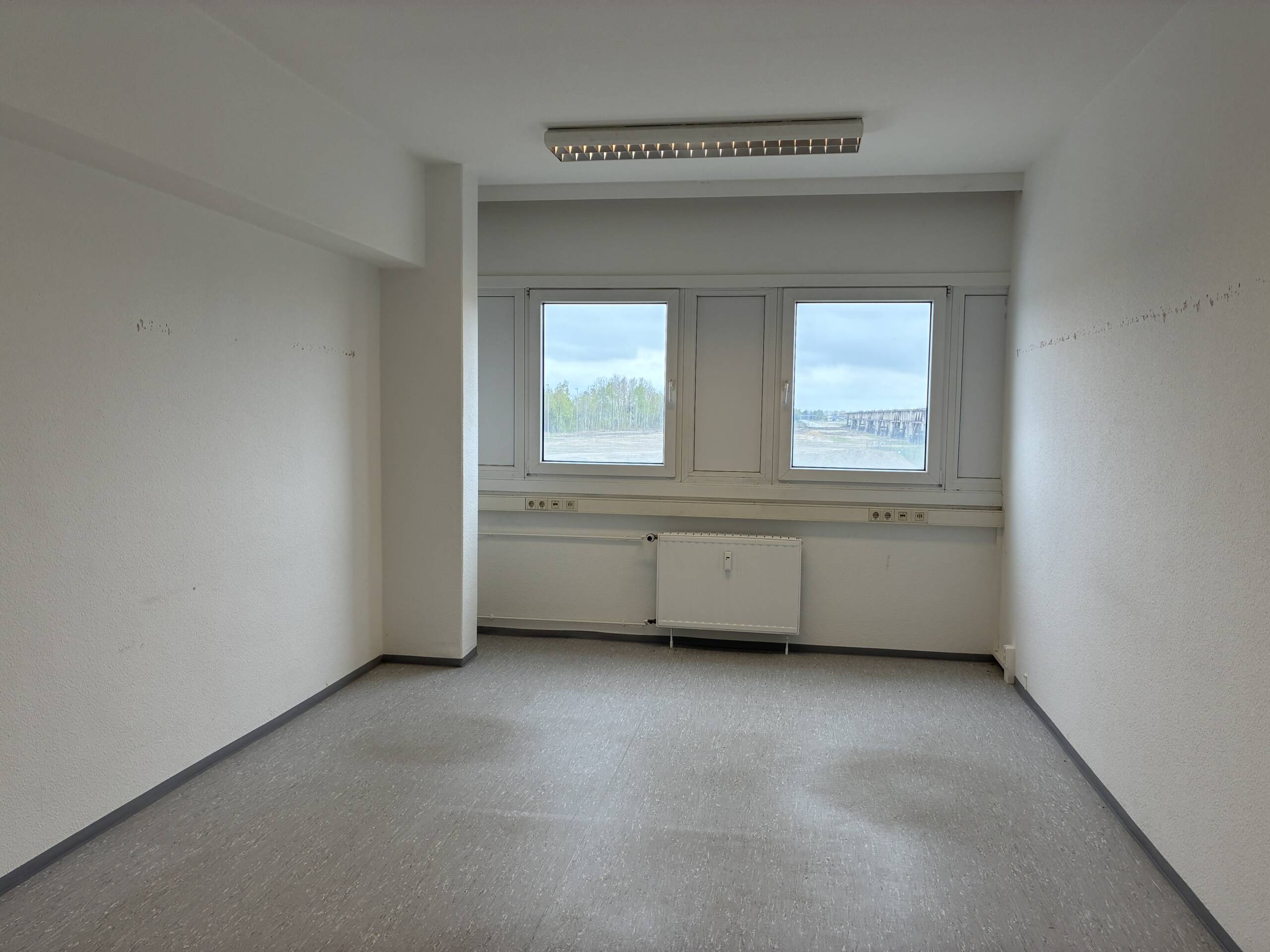 Büro im 1. Obergeschoss des KGG 2 im Industriepark Schwarze Pumpe.